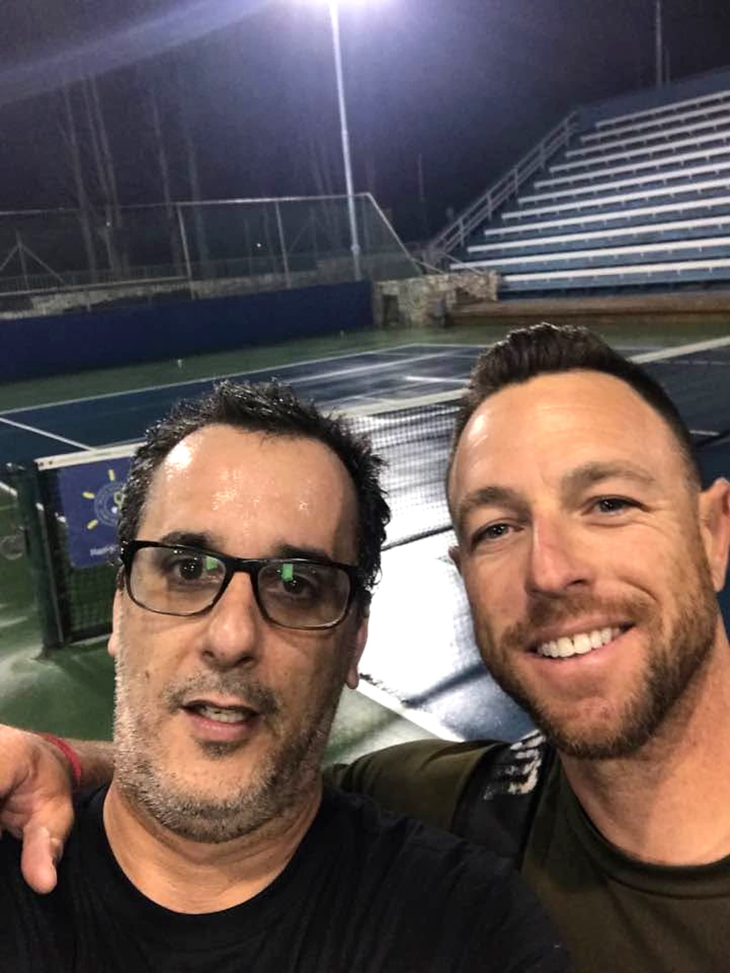 עו״ד יניב גביש לצד נועם אוקון